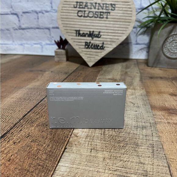 r.e.m. rem Ariana Grande Midnight Shadows BABYDOLL Eyeshadow Palette NEW BOXED - Picture 3 of 5